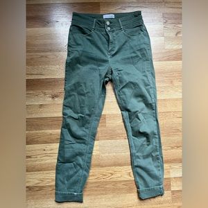 Loft. 26/2. Skinny jeans.